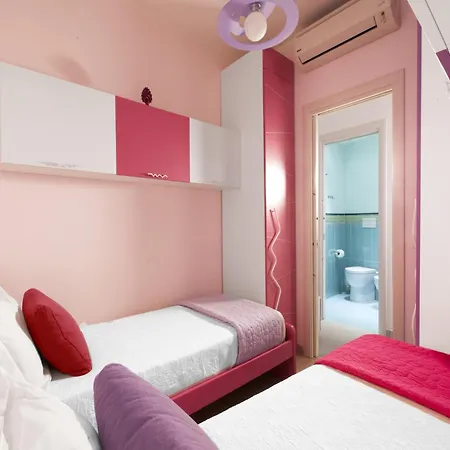 דירה Apartment, 700m To Sandy סורנטו