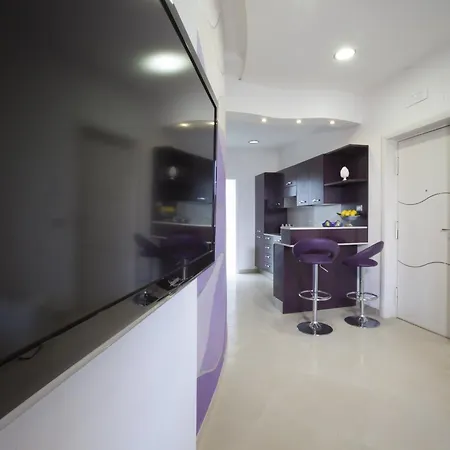 דירה Apartment, 700m To Sandy