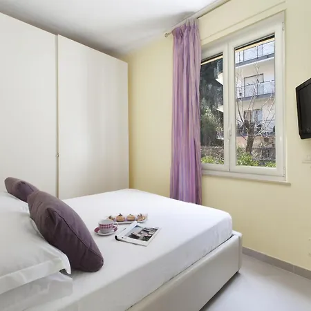 Apartment, 700m To Sandy דירה סורנטו