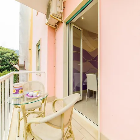 Apartment, 700m To Sandy סורנטו